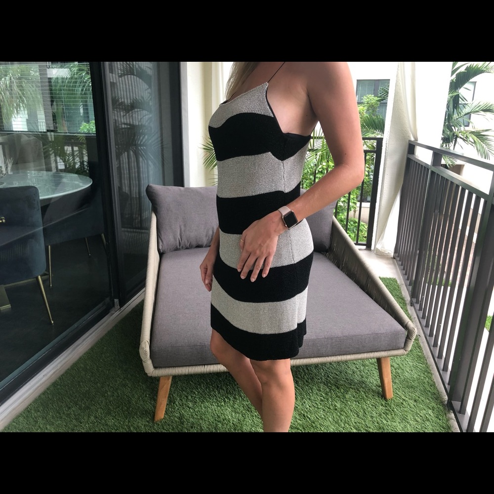Dress - Picture 8 of 8